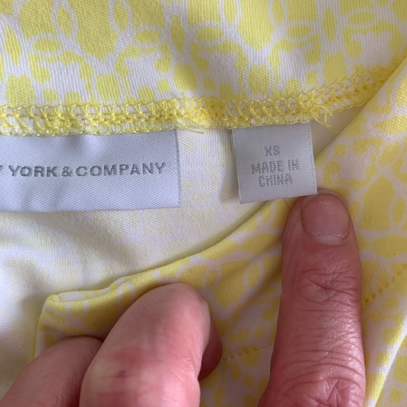 NWT NY & Company Yellow Romper, Sz XS - Picture 9 of 9